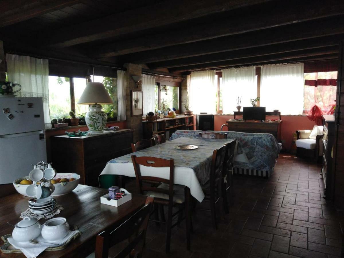 Affittacamere La Casa Sul Colle Moresco Esterno foto