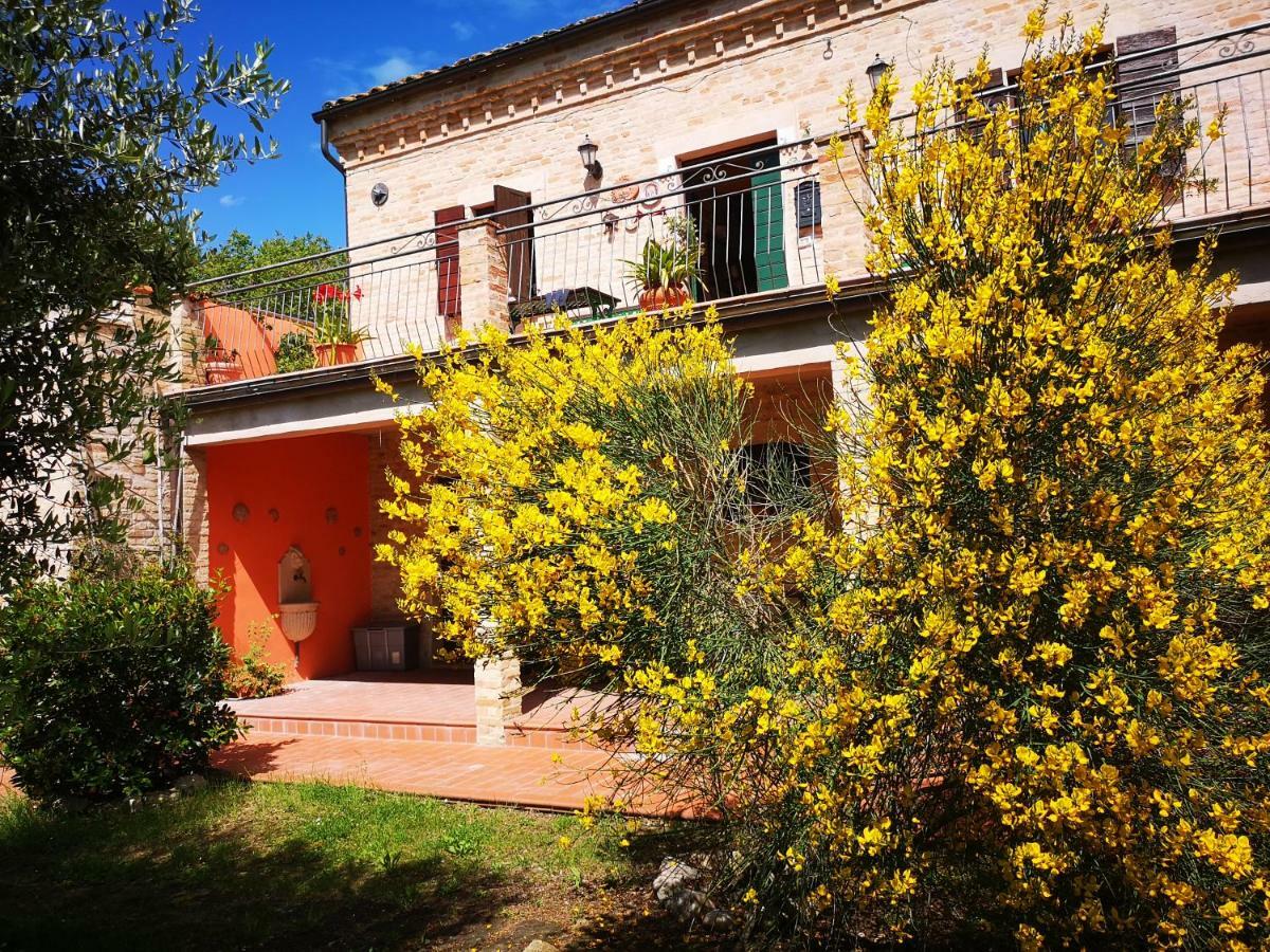 Affittacamere La Casa Sul Colle Moresco Esterno foto