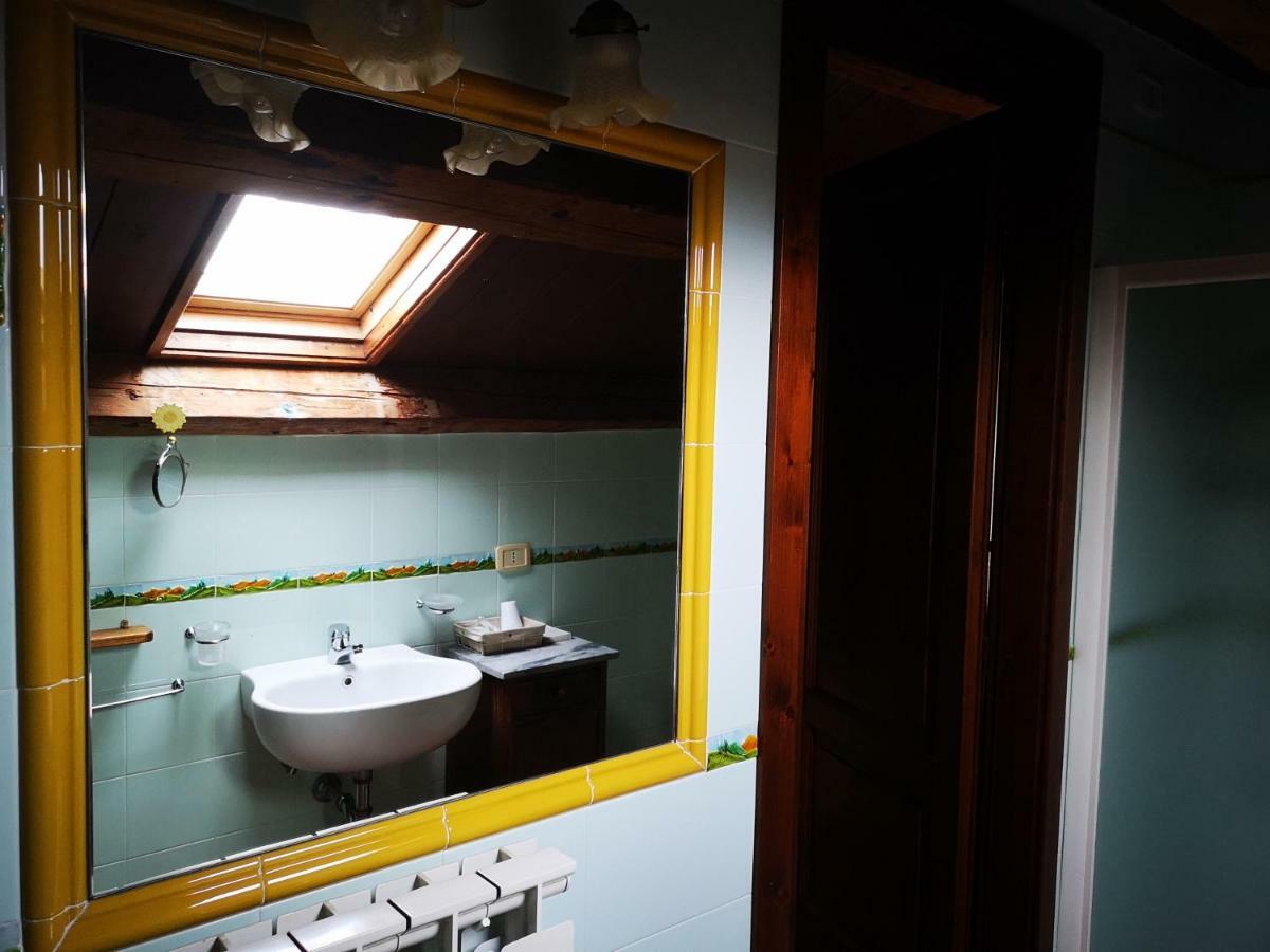 Affittacamere La Casa Sul Colle Moresco Esterno foto